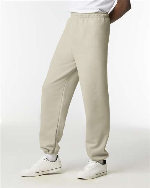 Gildan 428, 18200 Unisex Heavy Blend Sweatpants, Sand