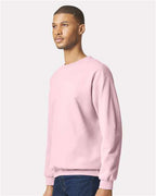 Gildan SF000, Unisex Softstyle Midweight Crewneck Sweatshirt, Light Pink