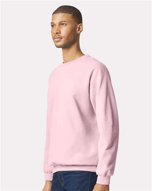 Gildan SF000, Unisex Softstyle Midweight Crewneck Sweatshirt, Light Pink