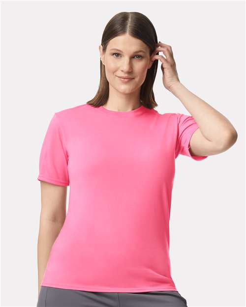 Gildan 42000, Unisex Performance T-shirt, Safety Pink